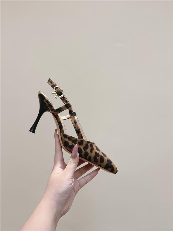 2025112810123800 300